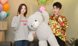 娱乐圈吃瓜短剧是谁写的,揭秘“吃瓜短剧”背后的创作故事